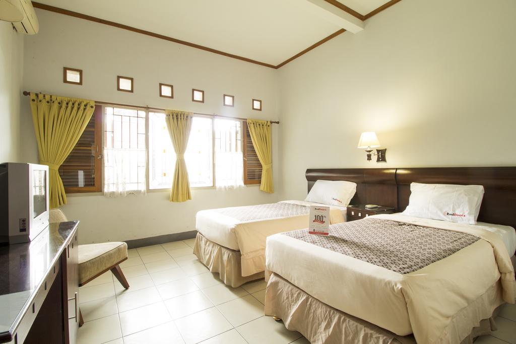 Hotel Reddoorz @ Setrasari Bandung Pokój zdjęcie