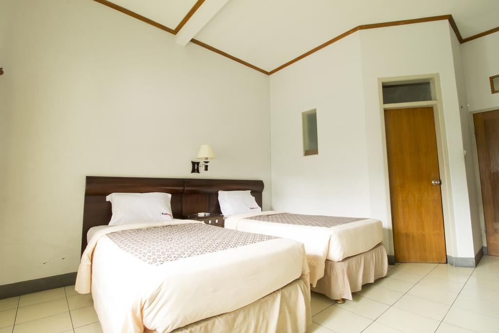 Hotel Reddoorz @ Setrasari Bandung Pokój zdjęcie