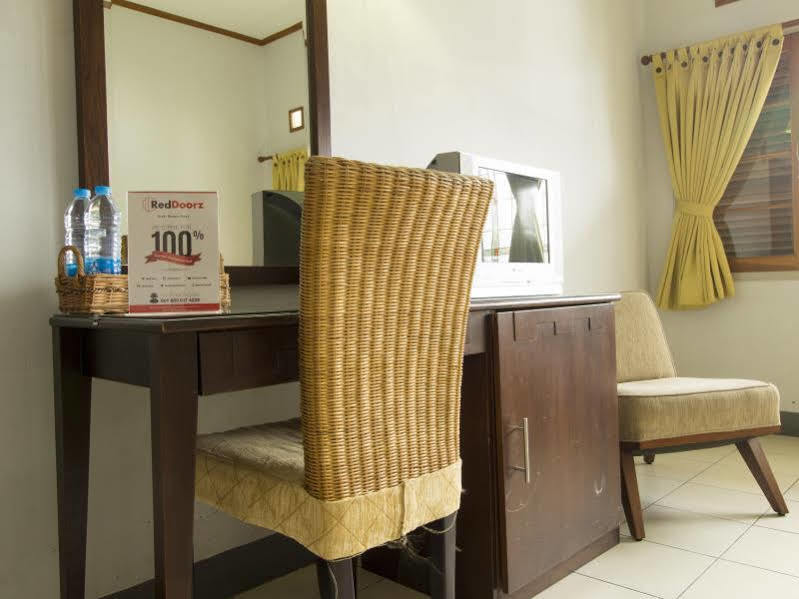 Hotel Reddoorz @ Setrasari Bandung Zewnętrze zdjęcie